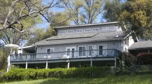 Beautiful Pet-Friendly Spacious Lodge near Yosemite & Lakes 9 Rooms/6BR/12 Beds