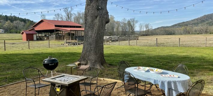 Beautiful Farmhouse in the country but close to Rome! Hotels in Floyd County