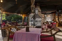 Koala Bungalows - breakfast