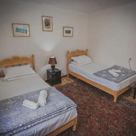 Parivash Guest House
