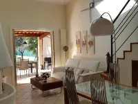 House with swimming pool in a village between Cannes and Grasse on the mimosa road 佩戈馬住宿飯店