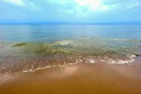Spacious Spring Lake Retreat • Beach Access • Sleeps 8 • Family & Pet Friendly - Beach