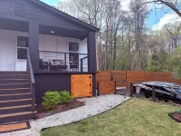 LoveJones Bungalow-Luxury decor, Large deck & backyard, Office, 2 fireplaces - Bungalow