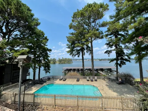 NEW Two Bedroom Lake Getaway! Serene and CLEAN! - Wifi