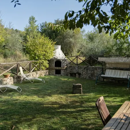 Farmhouse in the greenery of the Tuscany countryside with private pool and view
