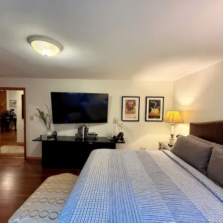 Beautiful Saugerties Rental -Pool, Fire Pit, Close to Hits, Hiking, Festivals