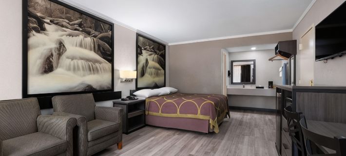Super 8 by Wyndham Longview/North Các khách sạn ở Longview