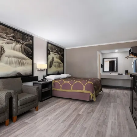 Super 8 by Wyndham Longview/North