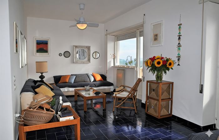 Edy Sea View Holiday Apartment