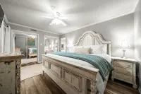 Cozy Lakefront Condo, 2BR/2BA Retreat - 4-Star