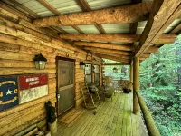 Tripps Cabin- Quaint cabin a mile from downtown Highlands! Hotels in Highlands