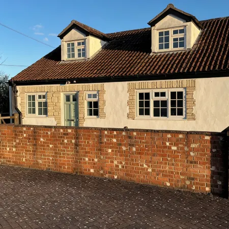 The Lodge, South Cotswolds, comfortable contemporary rural home, views, parking
