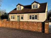 The Lodge, South Cotswolds, comfortable contemporary rural home, views, parking