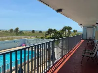 Beachside Resort Motel Hotels near Walter Fuller Complex