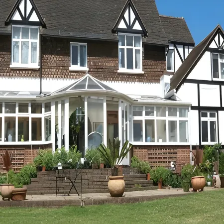 Trumbles Gatwick B&B