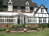 Trumbles Gatwick B&B