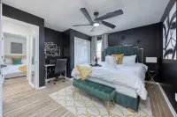 Military in Style/Movie Room /Game Room Minutes from Ft. Benning & Downtown area - 4 ดาว