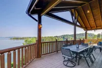 Great family retreat!  Lakefront property with dock. Best views! Near Dollywood - 4-Star