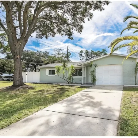 NEW! The Seafoam Bungalow - close to beaches!