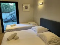 Espace Deluxe Avec Immense Salon et Piscine sur Terrasse Entre Pins et mer