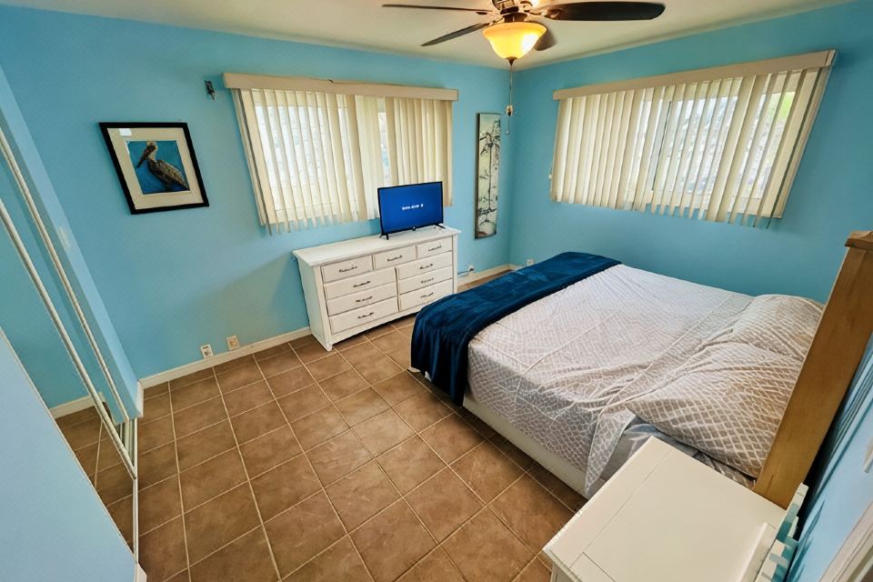 Photo 4 of 6