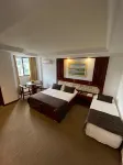 Maxim Plaza Hotel - Pet friendly