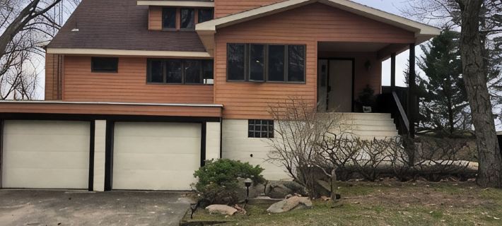 Beautiful 5-bedroom beach house on North Shore of Sand Point, near Caseville MI Hotels in Huron County