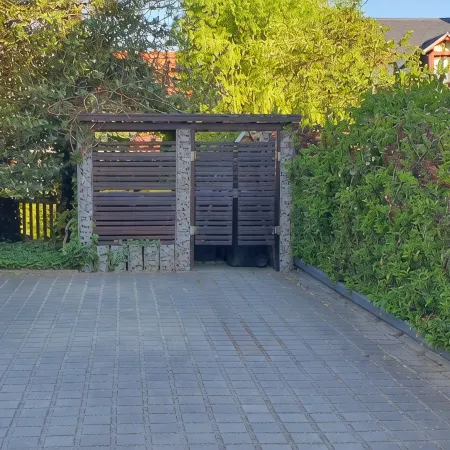 150 sqm in Dresden city villa from the Wilhelminian era. Отели рядом с достопримечательностью «Шенфельд-Вайссиг»