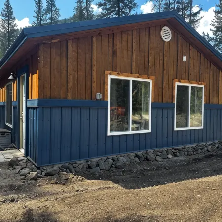 Entire Cabin at Woody Falls Trailhead in Cooke City