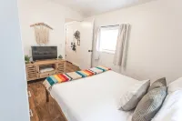 Cozy Guesthouse Close to Parks, 20 min to U of O , 8 min to Airport - Boutique