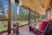 Cozy 4-bedroom cabin with WiFi, AC in charming Garden Valley - 4 stjerner