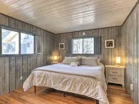 Spring Season Our Cabin Home Backing Preserve with Deck, Grill and Gas Fire Pit Hotels in Pine