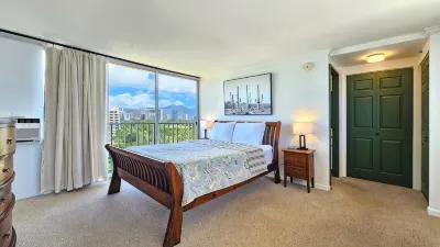 Idyllic Ocean Views from 12th floor 1 Bedroom Suite with Full Kitchen Hotels in Diamond Head