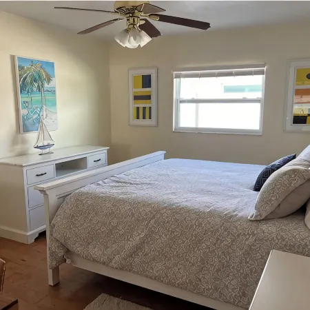 Comfortable and Spacious house near the beach