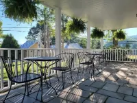The Stowe Village Inn - Inns