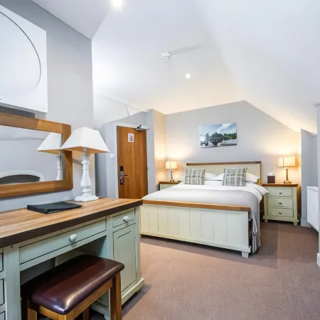 The Peppermill Town House Hotel & Restaurant Отели в г. Девицес