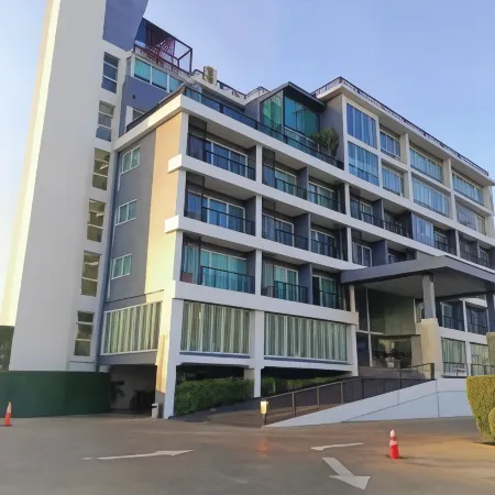 SR Residence Hotel