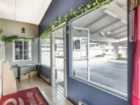 Econo Lodge Inn & Suites Hotels in Yreka