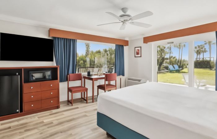 Seahorse Oceanfront Inn