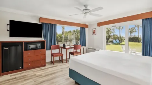 Seahorse Oceanfront Inn - Beach