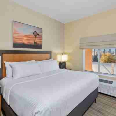 Cambria Hotel Plano - Frisco Rooms