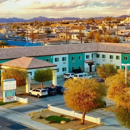 Island Suites