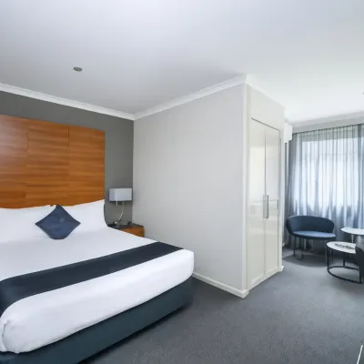 Crest on Barkly Hotel Hotels near Captain Baxter