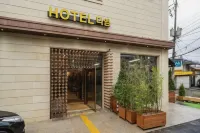 Hotel DM - Khách sạn giá rẻ