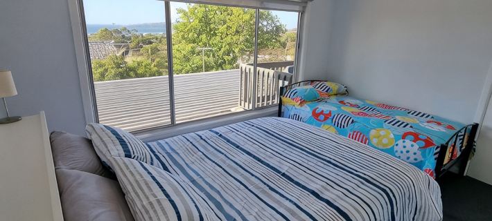 Dromana getaway with a view, air con and wi-fi. Ξενοδοχεία στην πόλη Dromana