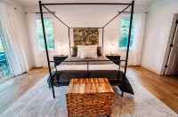 Lake Front - No Steps to Lake, Quiet Cove, Big Creek -Seasonal Water - 4-Star