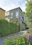 Stylish Seattle Townhome Near Shops & Dining 콜럼비아 시티 호텔