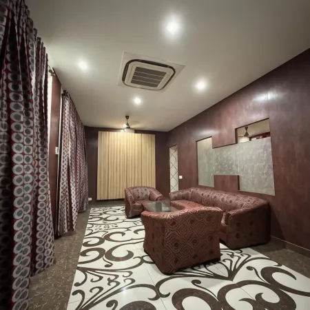 Hotel Melrose Inn - Near Railway Station , Aligarh