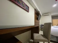 New and Homey Studio Apartment at Warhol (W/R) Residence - Holiday Apartments