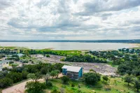 POOL Lake Views, 6bed 4bath, 3 acres, lake access - 4-Star